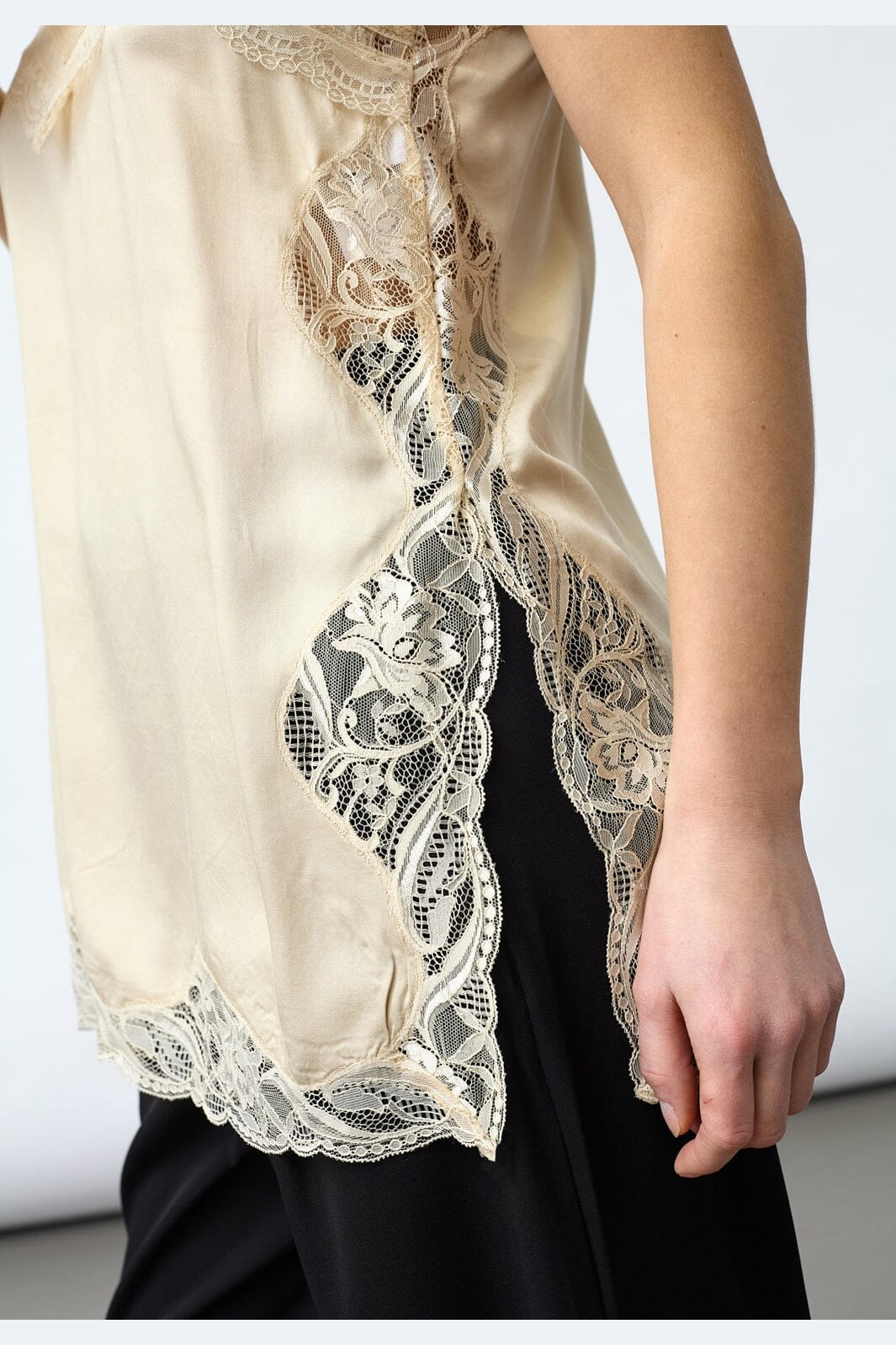 Sisters Point - Isolde-St 19584 - 115 - Cream