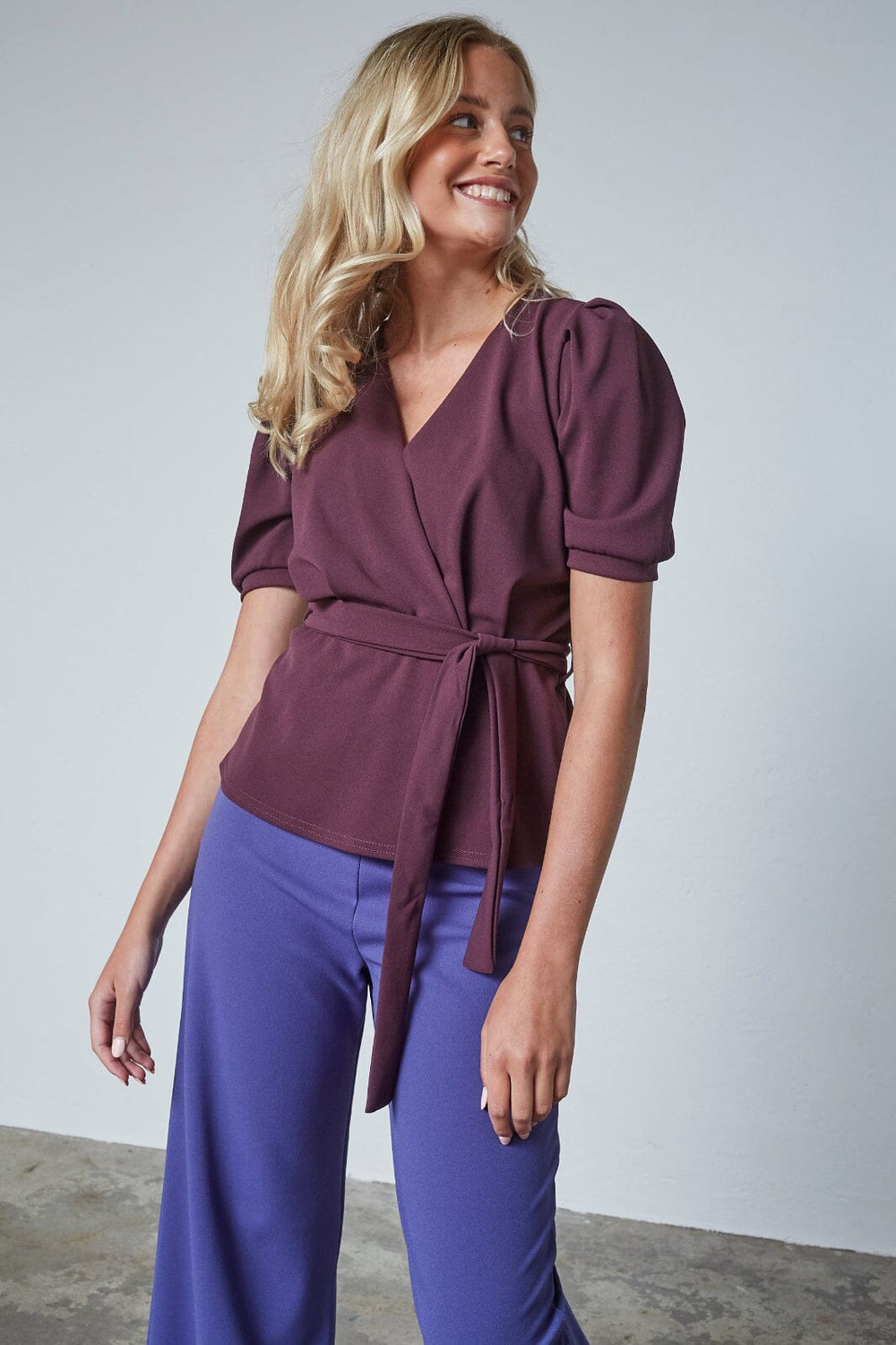 Sisters Point - Nasa-T 15348 - 587 - Deep Bordeaux