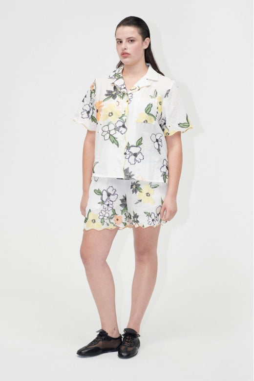 Stine Goya - 2133 Tencel, Scalloped Short Sleeve Shirtsg-pf25-s027-2133 - Wild Flowers Embroidery