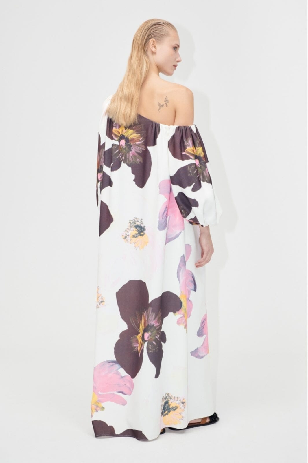 Stine Goya - 2395 Heavy Crepe, Structured Off-shoulder Dresssg-pf25-d137-2395 - Wild Flowers