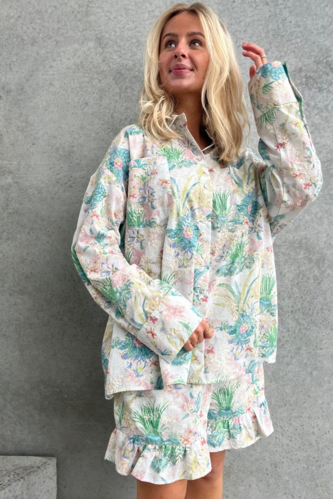 Stories From The Atelier By Copenhagen Shoes - My Lovers Shorts - 388 Multi Flower Shorts 