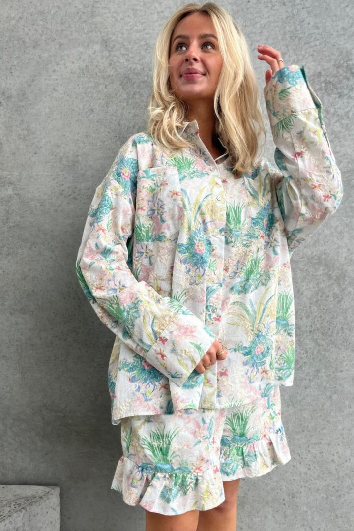 Stories From The Atelier By Copenhagen Shoes - My Lovers Shorts - 388 Multi Flower Shorts 
