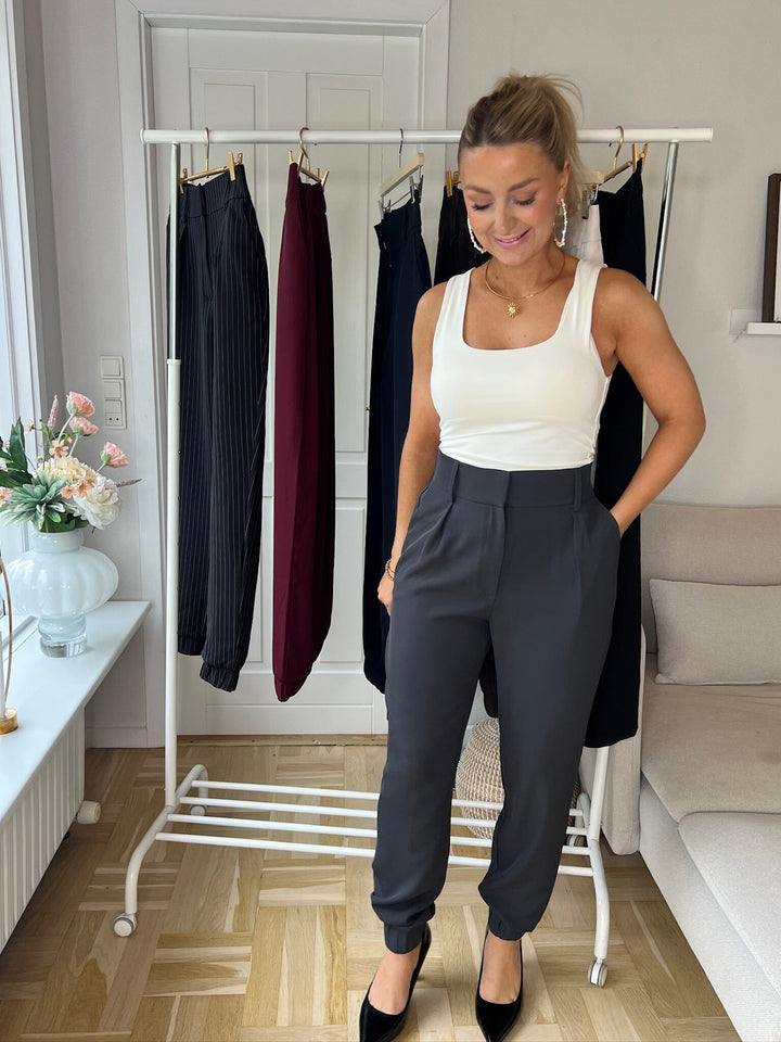 Valentin Studio - Pretty Pants - Dark Grey Bukser 